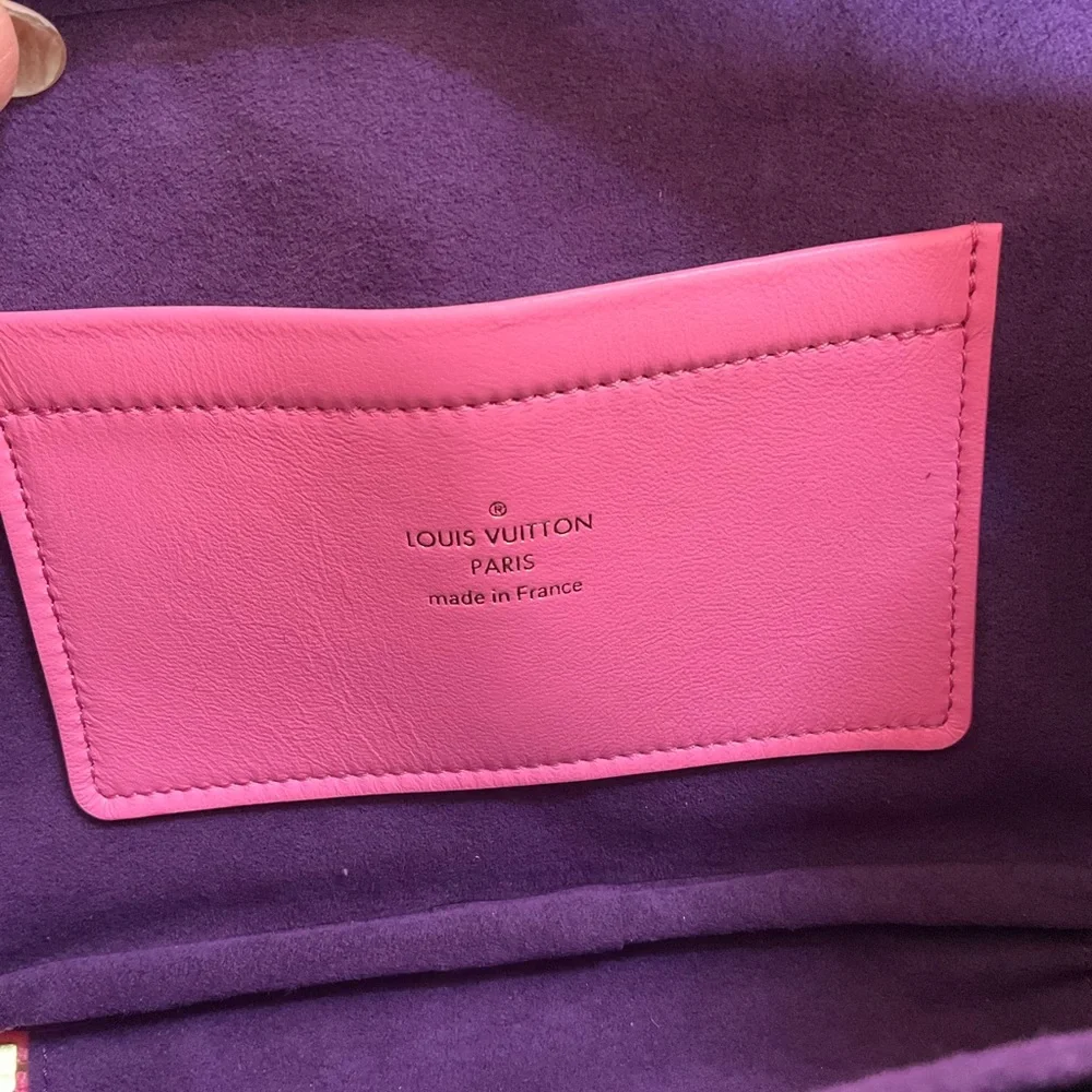 Sold Amazing Louis Vuitton Pink Utility Bag - Picture 10 of 16